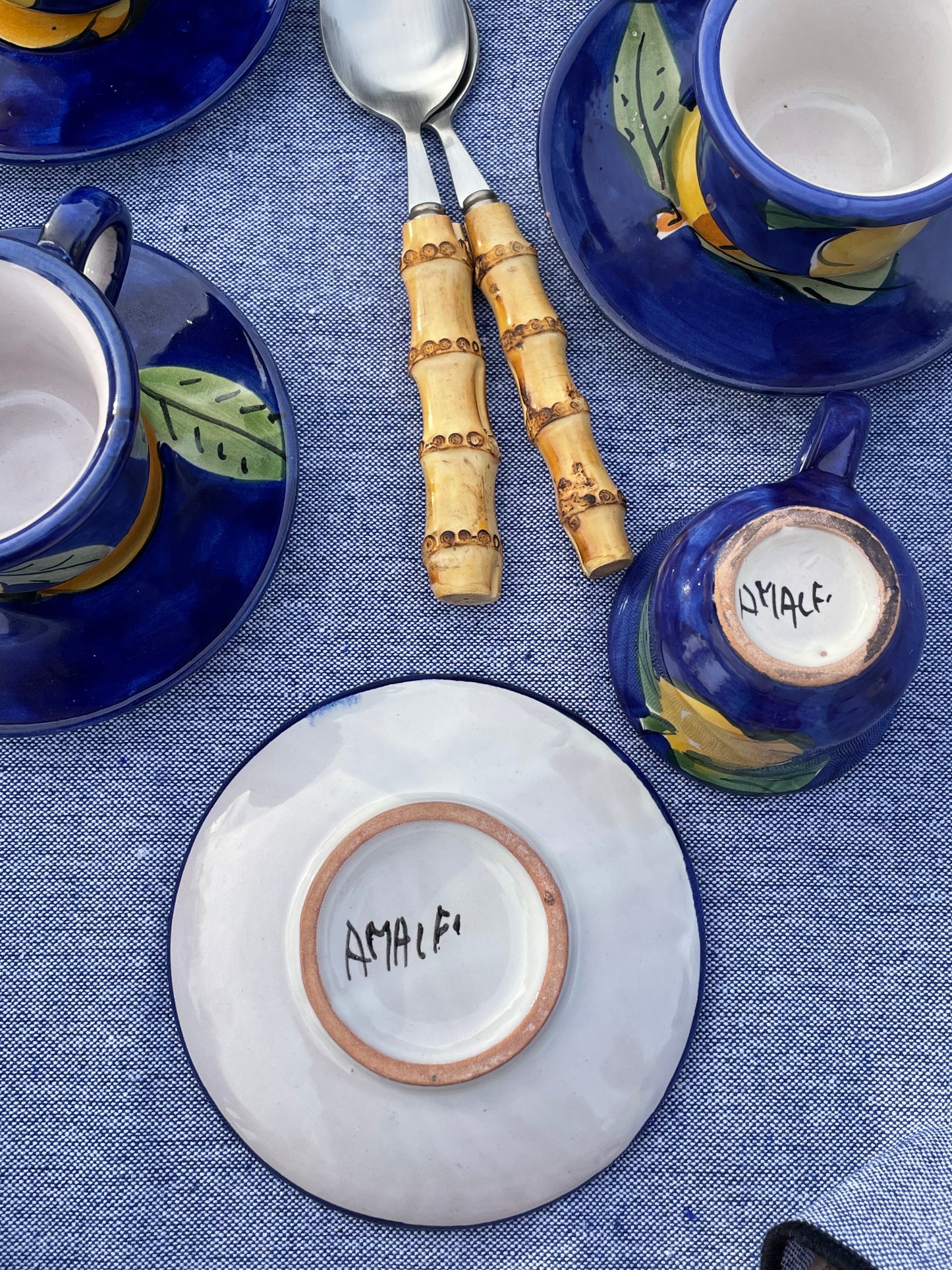 Ensemble 5 tasses à café, 6 sous tasses et 1 sucrier citrons