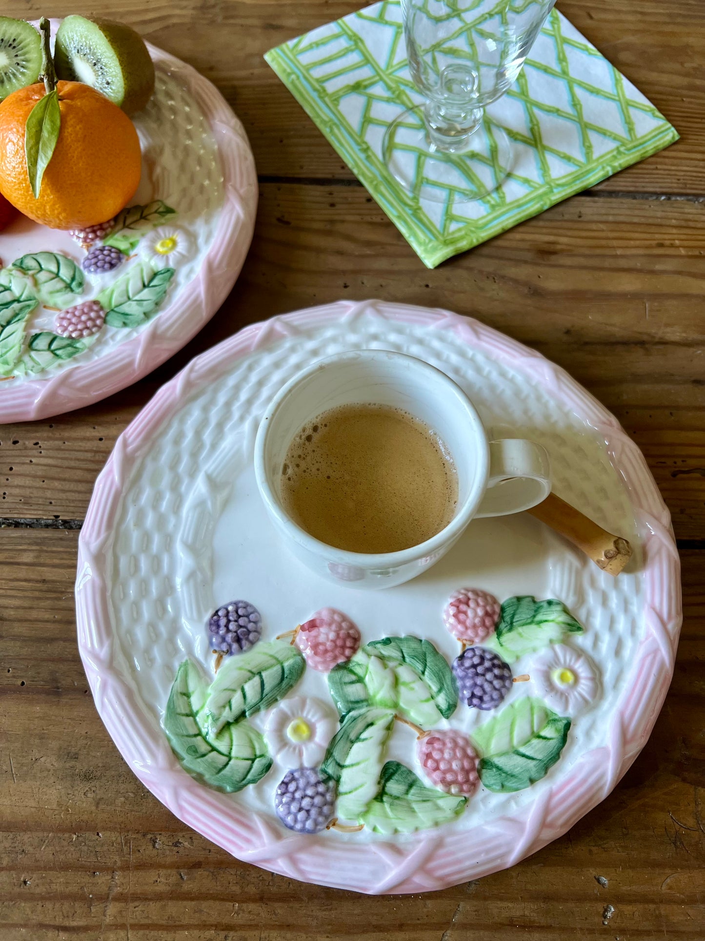 Duo d'assiettes cannage et framboises