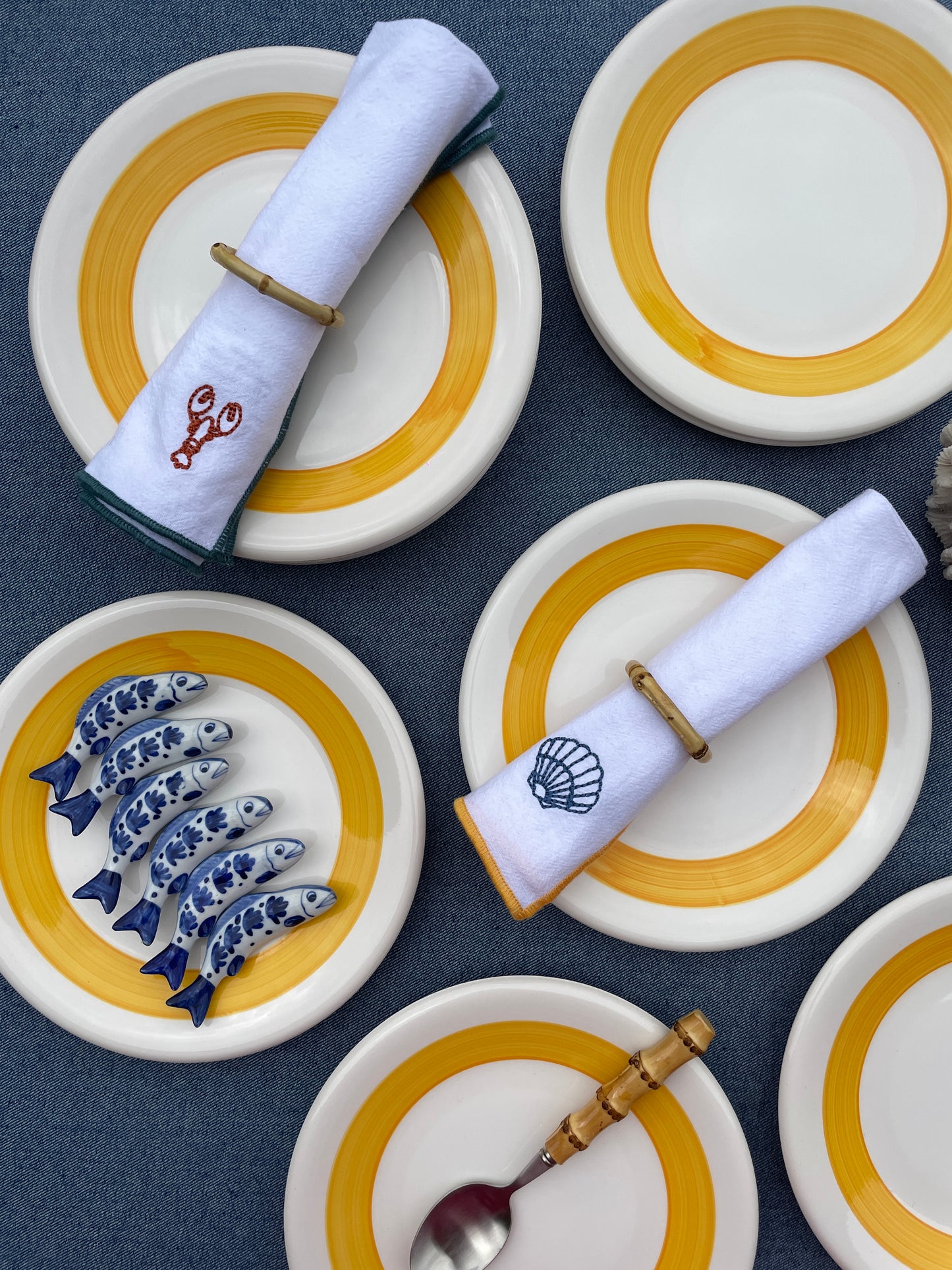 12 assiettes à dessert peintes à la main