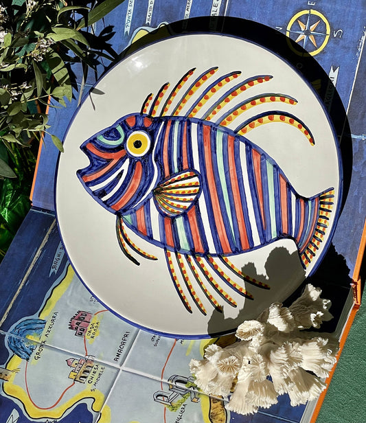 Plat décor poisson peint à la main