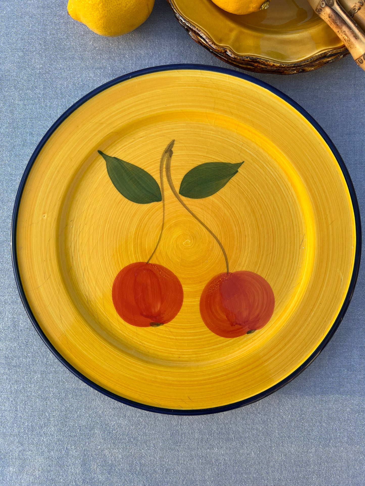 Grande assiette de présentation cerise
