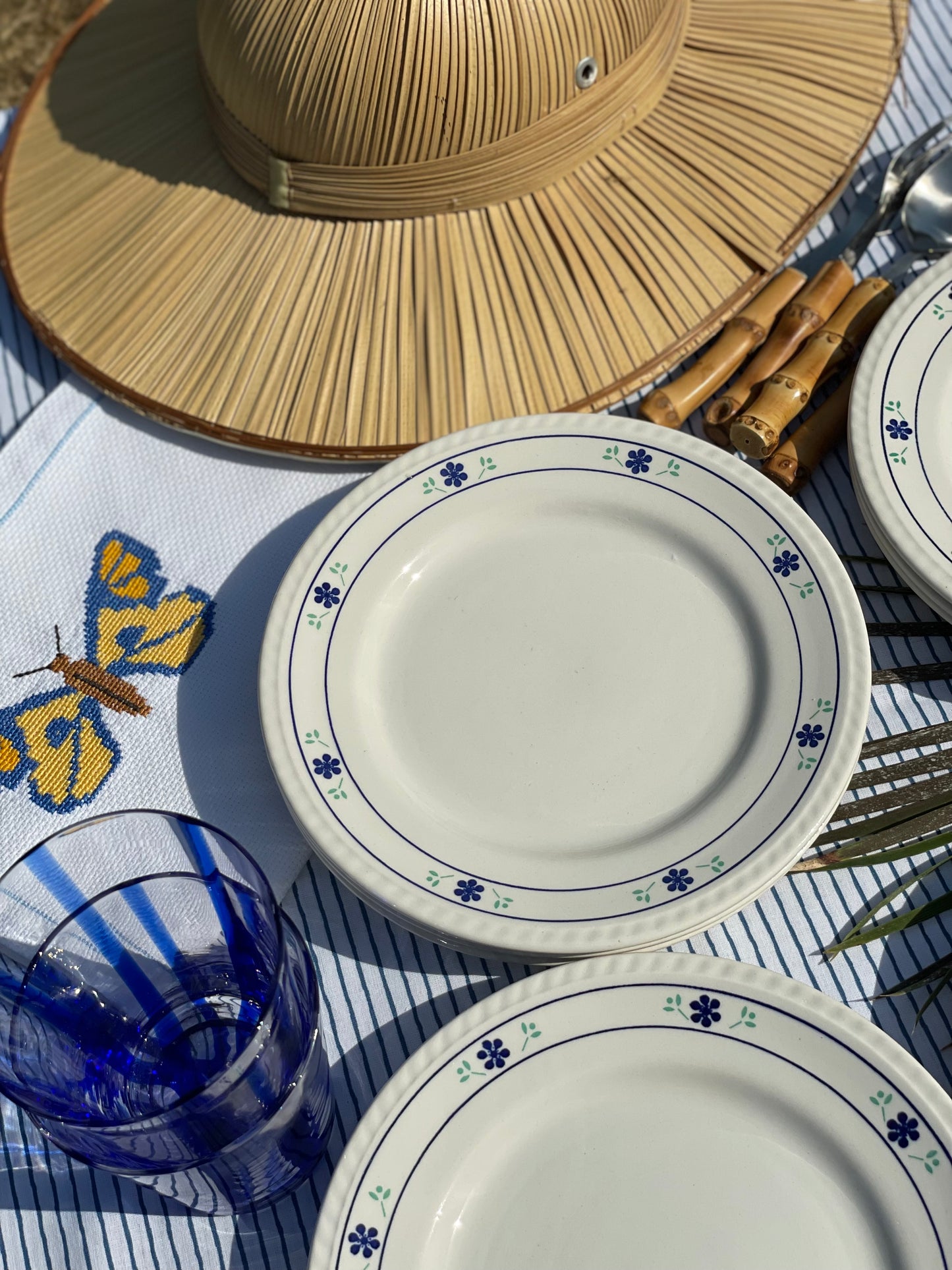 10 assiettes à dessert fleurs Made in Brazil